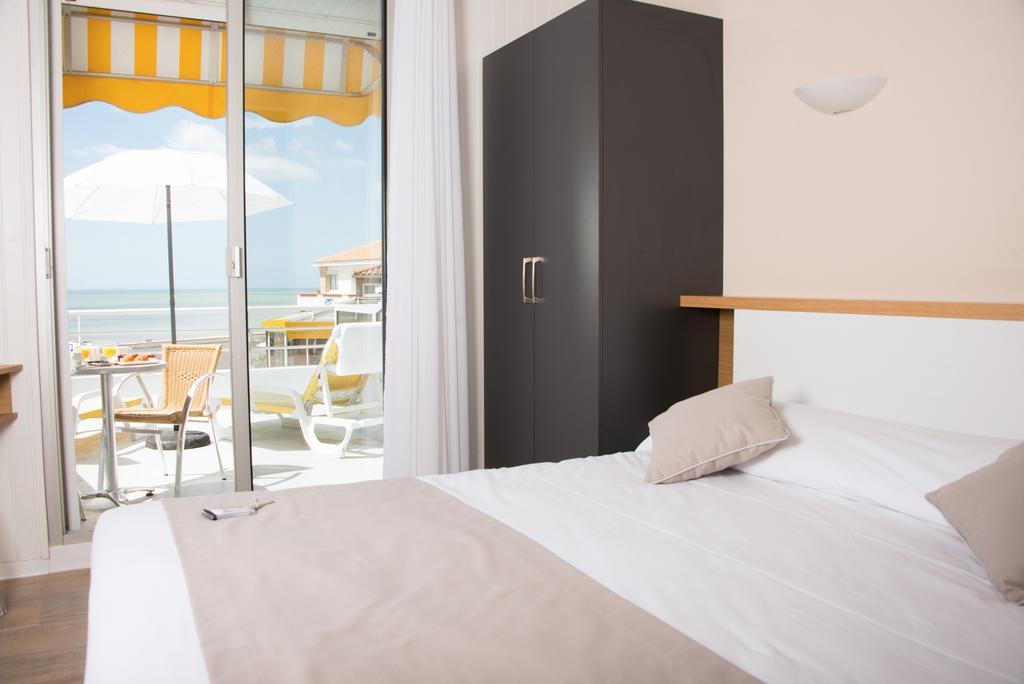 Hotel Les Dunes La Tranche-sur-Mer Exterior photo